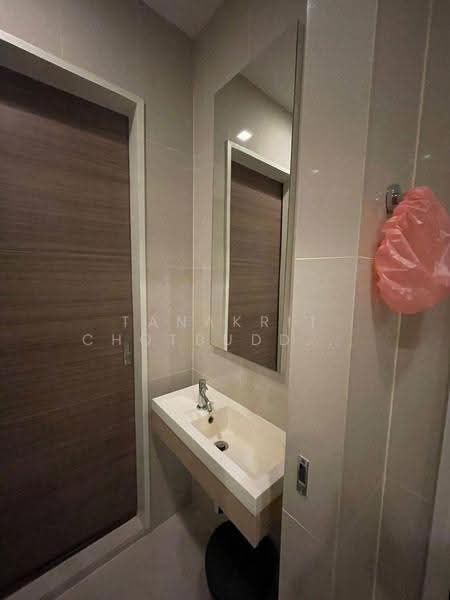 Q Asoke, Bangkok, 1678 Petchaburi Road, Makkasan, Ratchathewi, Bangkok, 1 Bedroom, 38 sqm, Condo For Rent, by Tanakrit Chotbuddkayan, 500651953 - DDproperty.com