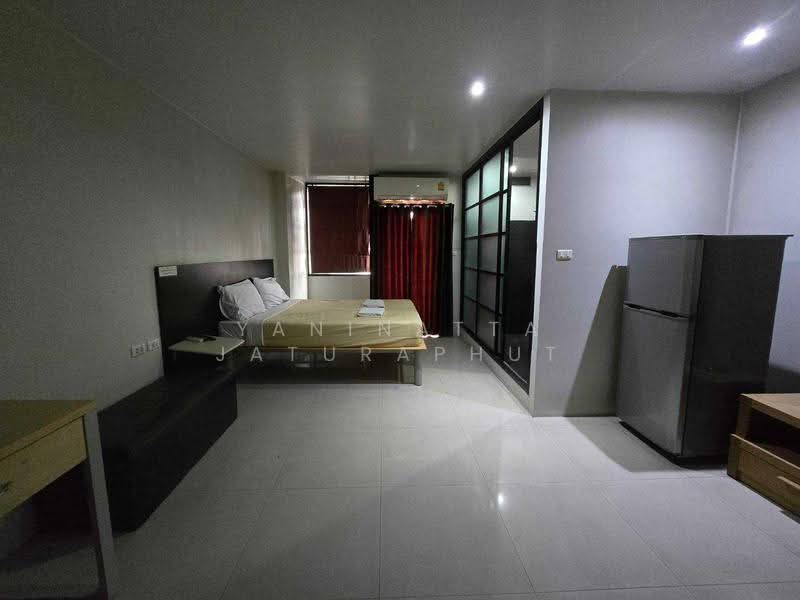Hotel building near Victory Monument, Bangkok, Thanon Phaya Thai, Ratchathewi, Bangkok, , 2,300 sqm, Shophouse For Sale, by Yaninatta Jaturaphut, 500652684 - DDproperty.com