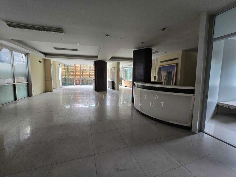 Hotel building near Victory Monument, Bangkok, Thanon Phaya Thai, Ratchathewi, Bangkok, , 2,300 sqm, Shophouse For Sale, by Yaninatta Jaturaphut, 500652684 - DDproperty.com