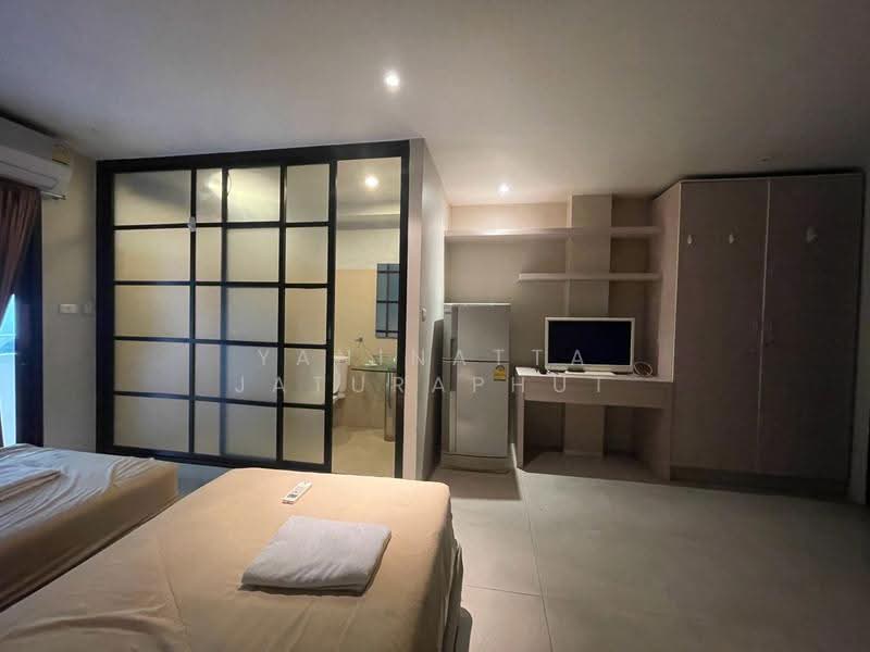 Hotel building near Victory Monument, Bangkok, Thanon Phaya Thai, Ratchathewi, Bangkok, , 2,300 sqm, Shophouse For Sale, by Yaninatta Jaturaphut, 500652684 - DDproperty.com