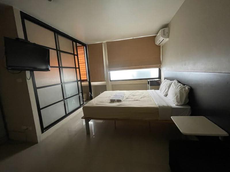 Hotel building near Victory Monument, Bangkok, Thanon Phaya Thai, Ratchathewi, Bangkok, , 2,300 sqm, Shophouse For Sale, by Yaninatta Jaturaphut, 500652684 - DDproperty.com