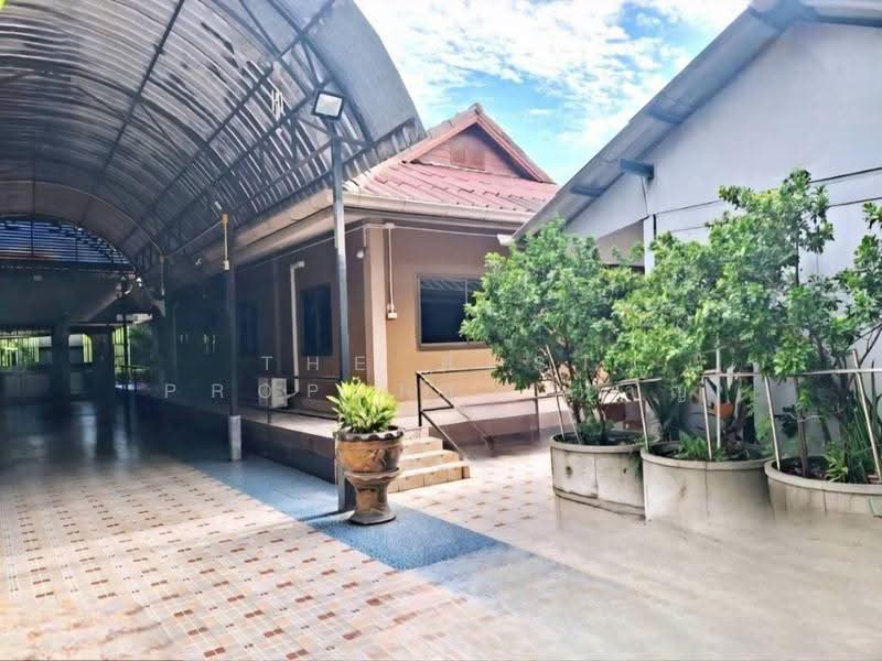 บ้านเดี่ยวพร้อมโกดังคลองสามวา กรุงเทพมหานคร, กรุงเทพ, ทรายกองดิน, คลองสามวา, กรุงเทพ, 150 ตร.ม., บ้านเดี่ยว ขาย, โดย The Best Property หาญ, 500652714 - DDproperty.com