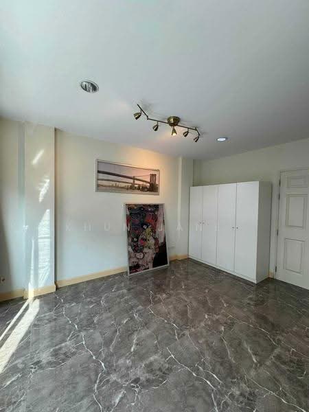 Grand De Ville Srinakarin, Bangkok, Soi Srinakarin 42, Nong Bon, Prawet, Bangkok, 5 Bedrooms, 244 sqm, Townhouse For Rent, by Khun Jane, 500652806 - DDproperty.com