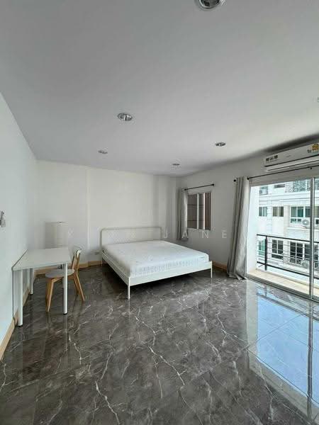 Grand De Ville Srinakarin, Bangkok, Soi Srinakarin 42, Nong Bon, Prawet, Bangkok, 5 Bedrooms, 244 sqm, Townhouse For Rent, by Khun Jane, 500652806 - DDproperty.com