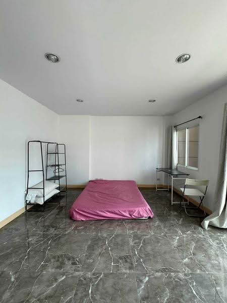 Grand De Ville Srinakarin, Bangkok, Soi Srinakarin 42, Nong Bon, Prawet, Bangkok, 5 Bedrooms, 244 sqm, Townhouse For Rent, by Khun Jane, 500652806 - DDproperty.com