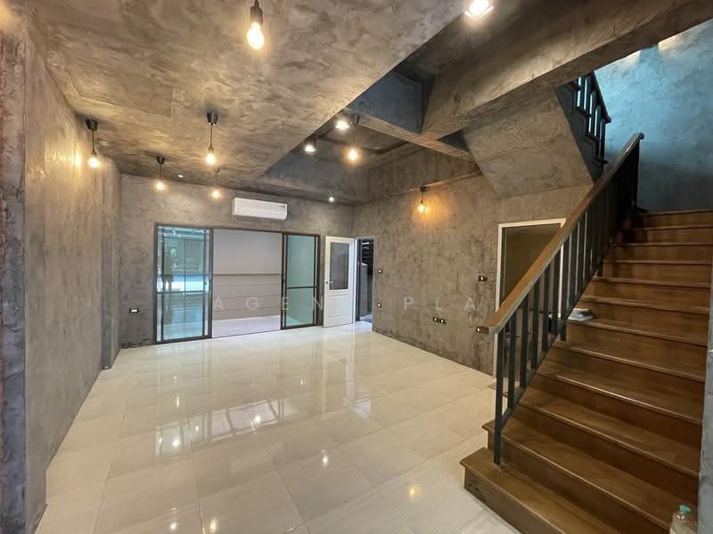ลุมพินี ทาวน์ เรสซิเดนซ์ บางนา - ศรีนครินทร์ Lumpini Town Residence Bangna - Srinakarin, Bangkok, Bang Na Tai, Bang Na, Bangkok, 3 Bedrooms, 210 sqm, Townhouse For Rent, by Agent Pla, 500653407 - DDproperty.com