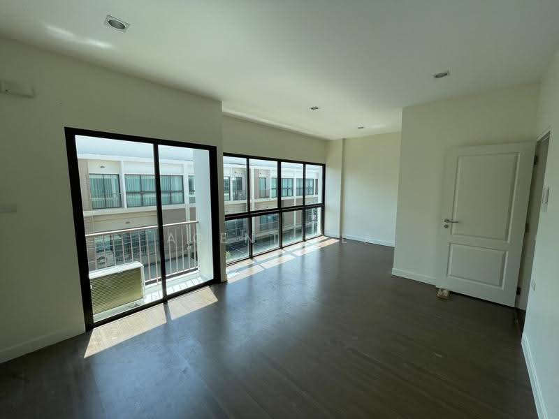 ลุมพินี ทาวน์ เรสซิเดนซ์ บางนา - ศรีนครินทร์ Lumpini Town Residence Bangna - Srinakarin, Bangkok, Bang Na Tai, Bang Na, Bangkok, 3 Bedrooms, 210 sqm, Townhouse For Rent, by Agent Pla, 500653407 - DDproperty.com