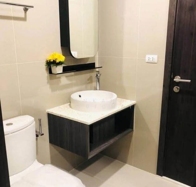 XT Huaikhwang, Bangkok, 244 Ratchadaphisek Road, Huai Khwang, Bangkok, 1 Bedroom, 35 sqm, Condo For Rent, by Kornkanok Sonvichai, 500653558 - DDproperty.com