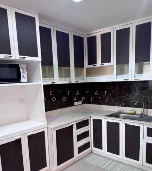 President Park Sukhumvit 24, Bangkok, 99 Sukhumvit 24 Alley, Khlongtoei Nua, Watthana, Bangkok, 3 Bedrooms, 223 sqm, Condo For Rent, by Jettapat Jaroonpipatkun, 500653686 - DDproperty.com