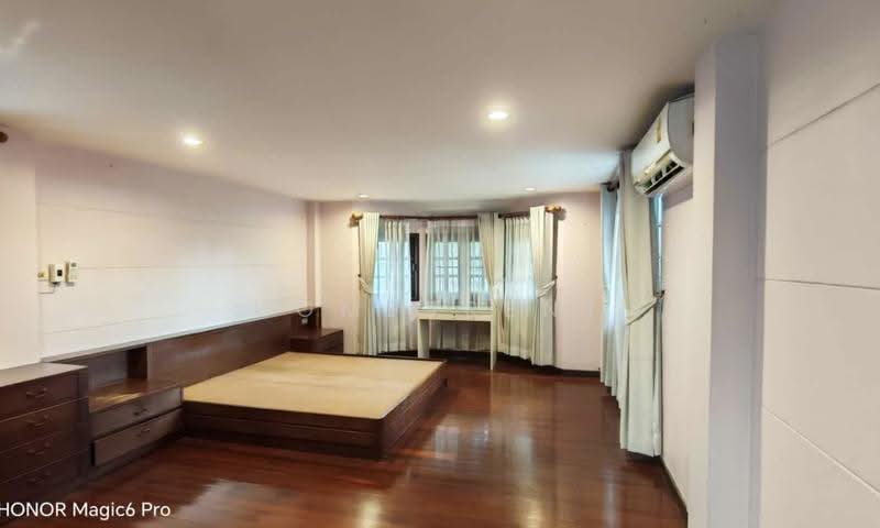 บ้านเดี่ยว ซอยชินเขต 2/28, Bangkok, Thung Song Hong, Lak Si, Bangkok, 5 Bedrooms, 300 sqm, Single Detached House For Rent, by Home4rent, 500654007 - DDproperty.com