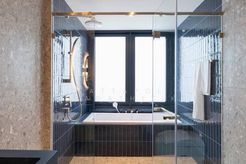Via 34, Bangkok, 15 Soi Sukhumvit 34, Khong Tan, Khlong Toei, Bangkok, 3 Bedrooms, 151 sqm, Condo For Rent, by Nattapol Jedsadathitikul, 500654051 - DDproperty.com