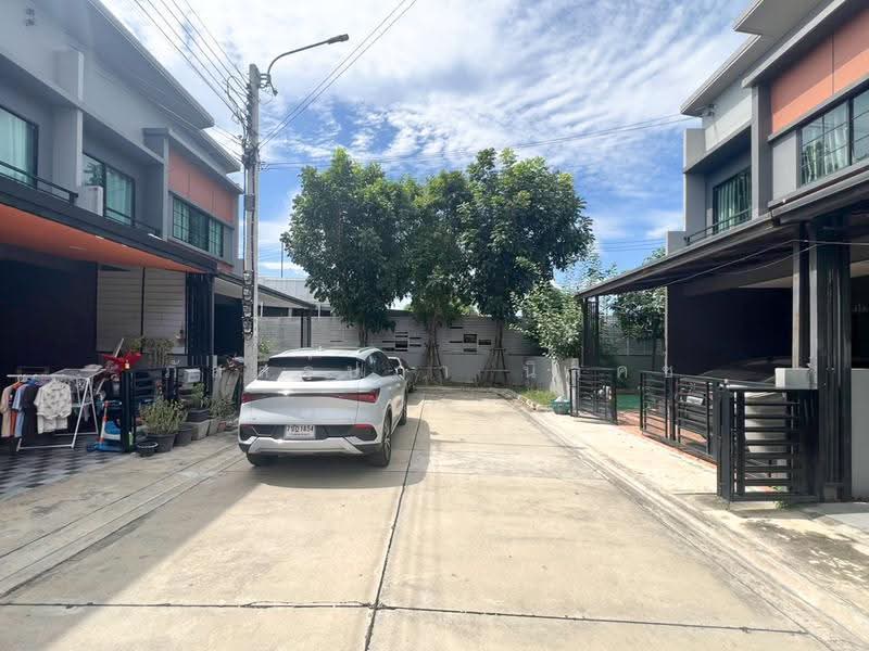 Siri Place Charan-Pinklao : สิริ เพลส จรัญ-ปิ่นเกล้า, นนทบุรี, ถนน บางกรวย-จงถนอม, วัดชลอ, บางกรวย, นนทบุรี, 118 ตร.ม., ทาวน์เฮ้าส์ ขาย, โดย ภัสสร์ปภา นิลคช, 500654238 - DDproperty.com