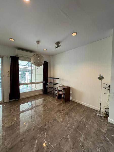 Grand De Ville Srinakarin, Bangkok, Soi Srinakarin 42, Nong Bon, Prawet, Bangkok, 5 Bedrooms, 244 sqm, Townhouse For Rent, by Nattayaporn Peumkul (Benz), 500654314 - DDproperty.com