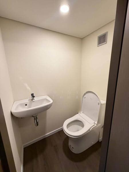Landmark @ Grand Station By Siamese Asset, Bangkok, Ram Inthra Road, Khan Na Yao, Bangkok, 2 Bedrooms, 35 sqm, Condo For Rent, by Wirinya Taweephattratrakul, 500654371 - DDproperty.com