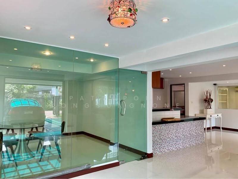 6-BR House, Bangkok, Sena Nikhom, Chatuchak, Bangkok, 6 Bedrooms, 450 sqm, Single Detached House For Rent, by Pattaporn Yongsungnone, 500654372 - DDproperty.com