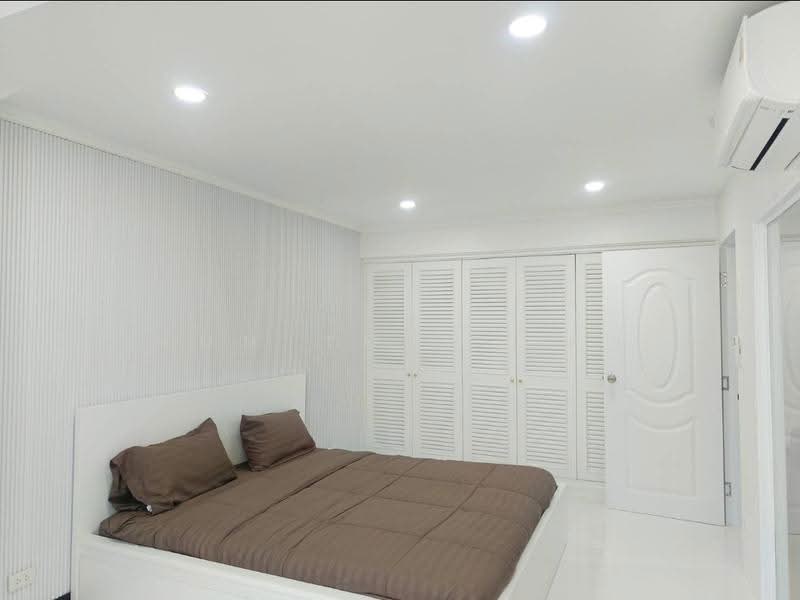 Omni Tower Sukhumvit Nana : ออมนิ ทาวเวอร์ สุขุมวิท นานา, กรุงเทพ, 69 ซอย สุขุมวิท 4, คลองเตย, กรุงเทพ, 66 ตร.ม., คอนโด ให้เช่า, โดย Khun Toey เตย, 500654510 - DDproperty.com