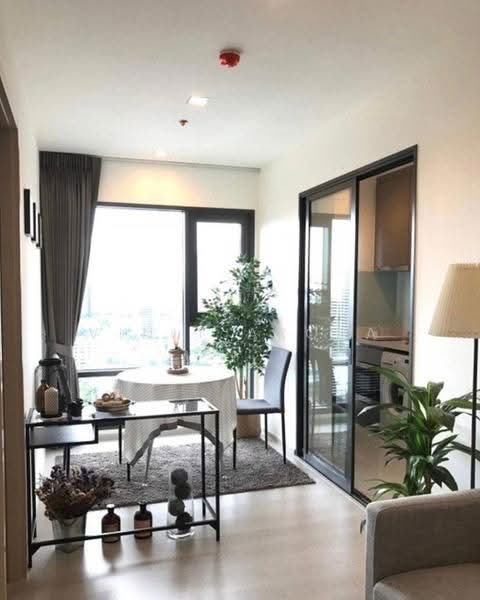 Rhythm Sukhumvit 36-38, Bangkok, 55 Soi Sukhumvit 36, Sukhumvit Road, Phra Kanong, Khlong Toei, Bangkok, 1 Bedroom, 33 sqm, Condo For Rent, by Vinit Arora, 500654649 - DDproperty.com
