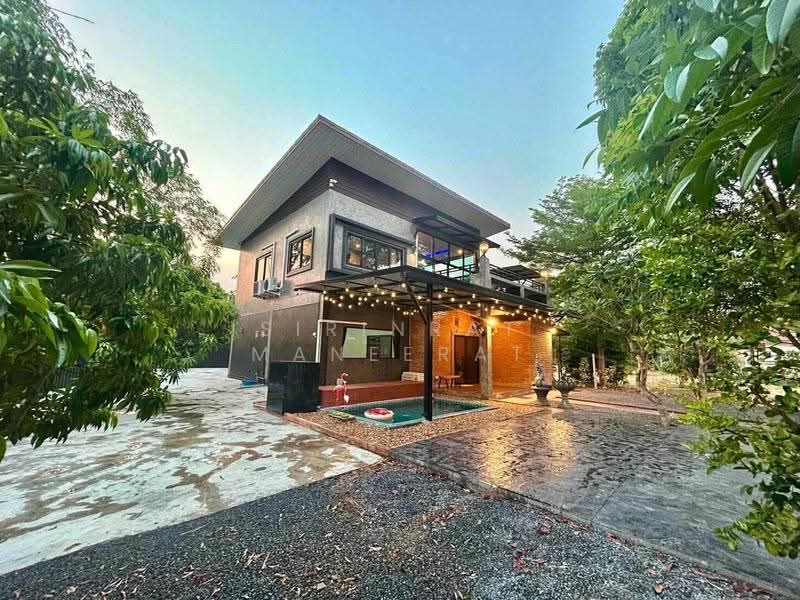 ขาย/ให้เช่า บ้านสไตล์โมเดิร์นพร้อมสระว่ายน้ำและสวนกว้างขวางร่มรื่นในโครงการบ้านจัดสรร อ.หางดง จ.เชีย, Chiang Mai, San Phak Wan, Hang Dong, Chiang Mai, 3 Bedrooms, 300 sqm, Single Detached House For Sale, by Sirinrat Maneerat, 500654660 - DDproperty.com