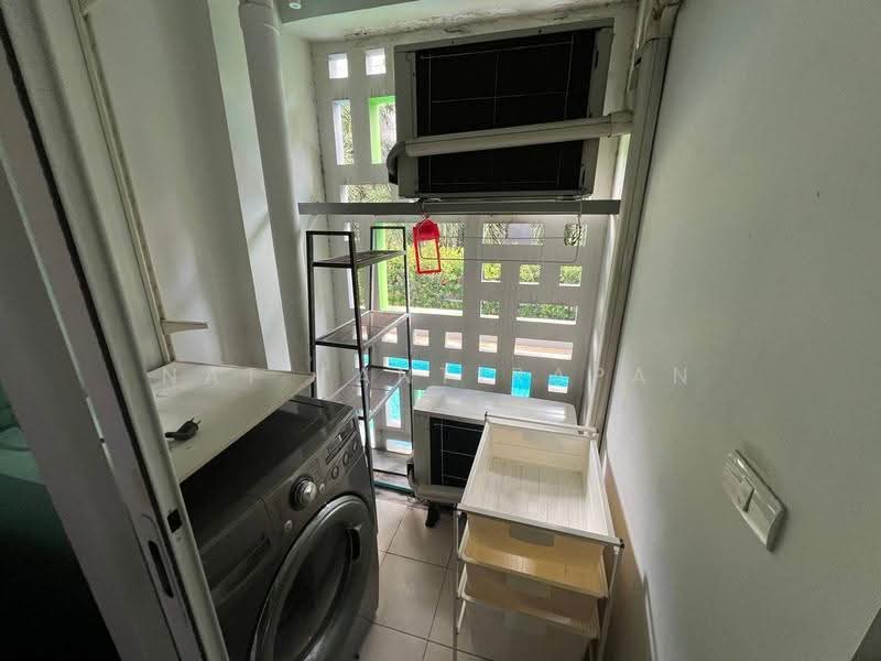 I-Biza Residence, Bangkok, 922 Khlong Samsen Rd, Bang Kapi, Huai Khwang, Bangkok, 1 Bedroom, 33 sqm, Condo For Rent, by Nat Tantirapan, 500654739 - DDproperty.com
