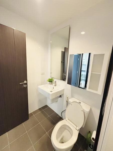 The Base Park East Sukhumvit 77, Bangkok, 99 Soi Pridi Banomyong 2, Phra Kanong Nua, Watthana, Bangkok, 1 Bedroom, 30 sqm, Condo For Rent, by Anya Atarchanai, 500654827 - DDproperty.com