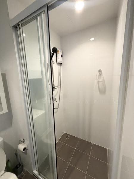 The Base Park East Sukhumvit 77, Bangkok, 99 Soi Pridi Banomyong 2, Phra Kanong Nua, Watthana, Bangkok, 1 Bedroom, 30 sqm, Condo For Rent, by Anya Atarchanai, 500654827 - DDproperty.com