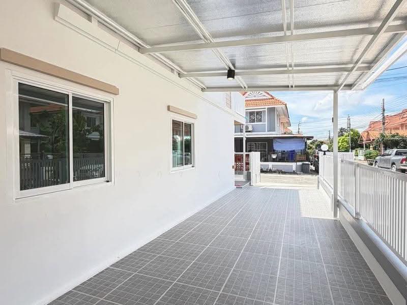 Baan Pruksa 33 Bangbuathong : บ้านพฤกษา 33 บางบัวทอง, นนทบุรี, ถนน ทางหลวงชนบท นนทบุรี 3087, บางคูรัด, บางบัวทอง, นนทบุรี, 120 ตร.ม., ทาวน์เฮ้าส์ ขาย, โดย บุษบากร (เจี๊ยบ), 500654878 - DDproperty.com