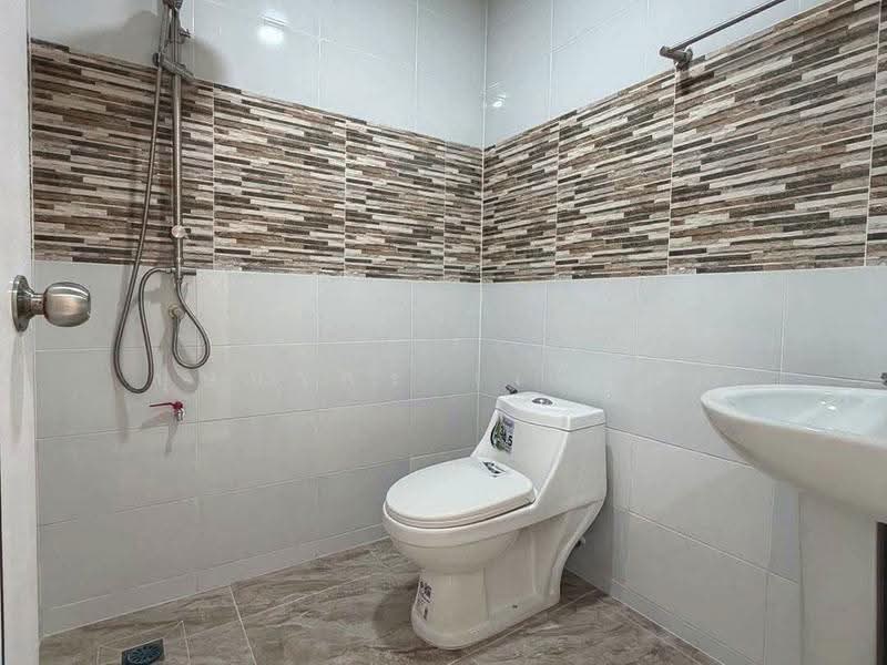 Baan Pruksa 33 Bangbuathong, Nonthaburi, Rural Road, Nonthaburi 3087, Bang Khu Rat, Bang Bua Thong, Nonthaburi, 5 Bedrooms, 120 sqm, Townhouse For Sale, by บุษบากร (เจี๊ยบ), 500654878 - DDproperty.com