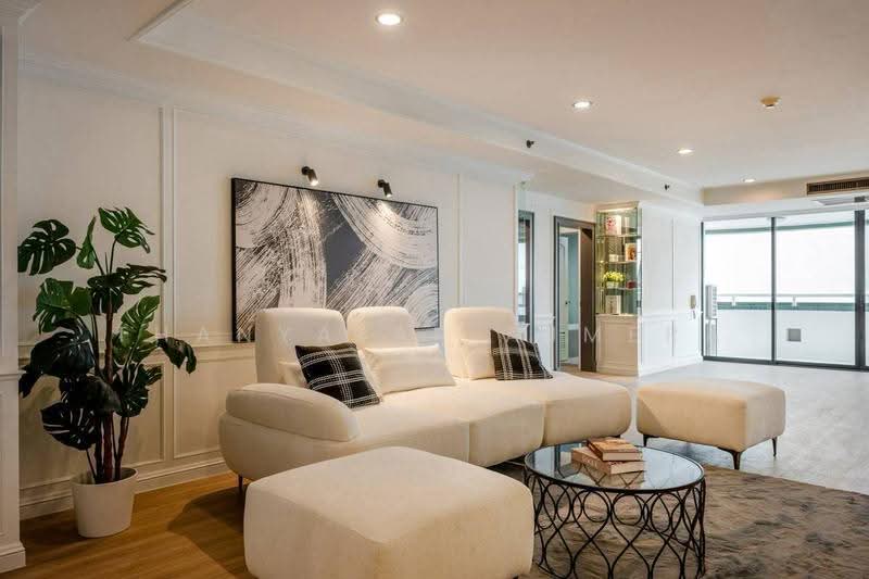 Las Colinas, Bangkok, Sukhumvit 21 Road, Khlongtoei Nua, Watthana, Bangkok, 3 Bedrooms, 240 sqm, Condo For Sale, by Thanyalak Ajmera, 500654981 - DDproperty.com