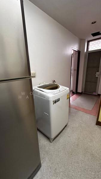 Homhual Mansion, Bangkok, 104 Soi Sukhumvit 49, Khlong Tan Nua, Watthana, Bangkok, 4 Bedrooms, 260 sqm, Apartment For Rent, by Woraruethai Klumbun, 500655051 - DDproperty.com