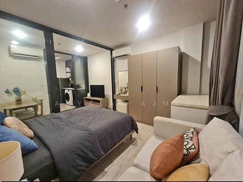 XT Huaikhwang, Bangkok, 244 Ratchadaphisek Road, Huai Khwang, Bangkok, 1 Bedroom, 30 sqm, Condo For Rent, by Thanyalak Ajmera, 500655079 - DDproperty.com