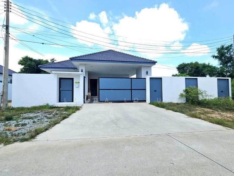 3-BR House, Chon Buri (Pattaya), Poong, Bang Lamung (Pattaya), Chon Buri (Pattaya), 3 Bedrooms, 280 sqm, Single Detached House For Sale, by Melinda Lonuch, 500655085 - DDproperty.com