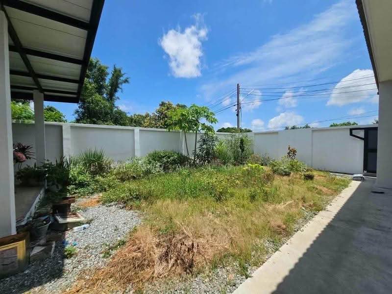 3-BR House, Chon Buri (Pattaya), Poong, Bang Lamung (Pattaya), Chon Buri (Pattaya), 3 Bedrooms, 280 sqm, Single Detached House For Sale, by Melinda Lonuch, 500655085 - DDproperty.com