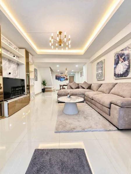 3-BR House, Chon Buri (Pattaya), Nong Pru, Bang Lamung (Pattaya), Chon Buri (Pattaya), 3 Bedrooms, 204 sqm, Single Detached House For Sale, by Melinda Lonuch, 500655108 - DDproperty.com