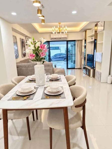 3-BR House, Chon Buri (Pattaya), Nong Pru, Bang Lamung (Pattaya), Chon Buri (Pattaya), 3 Bedrooms, 204 sqm, Single Detached House For Sale, by Melinda Lonuch, 500655108 - DDproperty.com