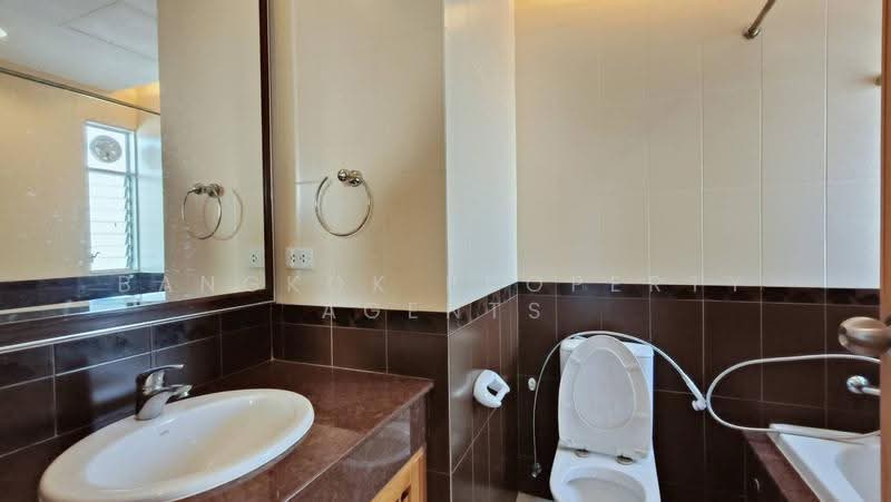 Esmeralda Apartments, Bangkok, Soi Ngamduphli, Rama 4 Road, Thung Maha Mek, Sathon, Bangkok, 3 Bedrooms, 200 sqm, Condo For Rent, by BANGKOK PROPERTY AGENTS, 500655150 - DDproperty.com