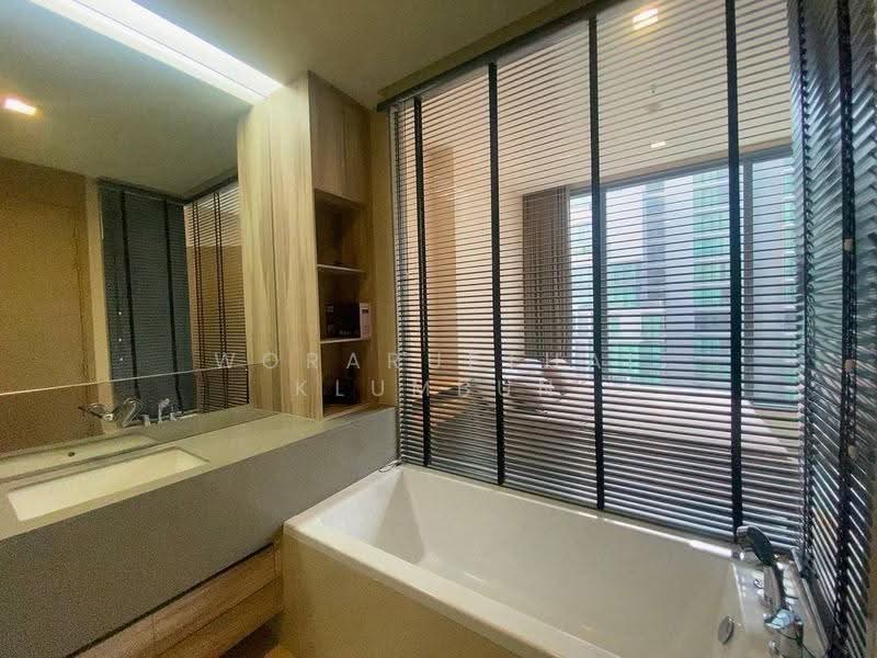 The Esse Asoke, Bangkok, 333 Soi Sukhumvit 21, Sukhumvit Road, Khlongtoei Nua, Watthana, Bangkok, 1 Bedroom, 44 sqm, Condo For Rent, by Woraruethai Klumbun, 500655206 - DDproperty.com