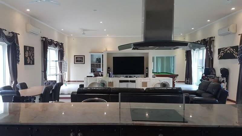 Santa Maria, Chon Buri (Pattaya), Tambon Pong, Poong, Bang Lamung (Pattaya), Chon Buri (Pattaya), 5 Bedrooms, 600 sqm, Single Detached House For Sale, by Melinda Lonuch, 500655253 - DDproperty.com
