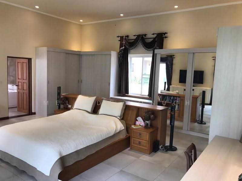 Santa Maria, Chon Buri (Pattaya), Tambon Pong, Poong, Bang Lamung (Pattaya), Chon Buri (Pattaya), 5 Bedrooms, 600 sqm, Single Detached House For Sale, by Melinda Lonuch, 500655253 - DDproperty.com