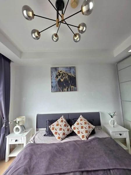 Thru Thonglor, Bangkok, Petchaburi Road, Bang Kapi, Huai Khwang, Bangkok, 1 Bedroom, 37 sqm, Condo For Rent, by Pawanrat Panchawanon, 500655370 - DDproperty.com