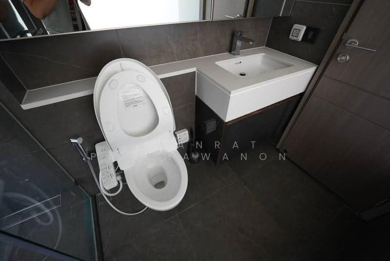 The Esse at Singha Complex, Bangkok, 1788 New Petchaburi Rd, Khlongtoei Nua, Watthana, Bangkok, 1 Bedroom, 50 sqm, Condo For Rent, by Pawanrat Panchawanon, 500655459 - DDproperty.com