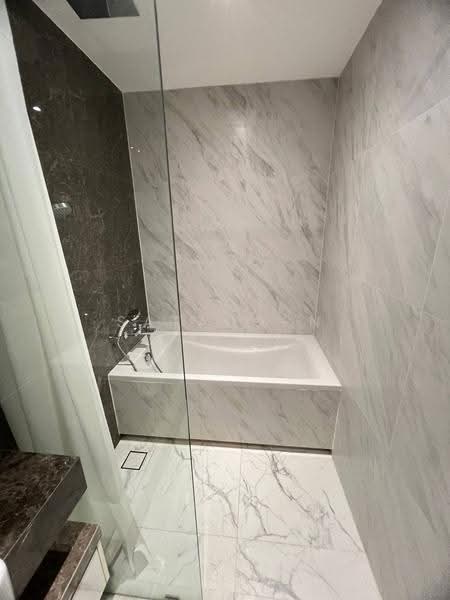Fynn Asoke, Bangkok, 28 Sukhumvit 10 Alley, Khlong Toei, Bangkok, 1 Bedroom, 33 sqm, Condo For Rent, by Sataporn Jalao, 500656249 - DDproperty.com