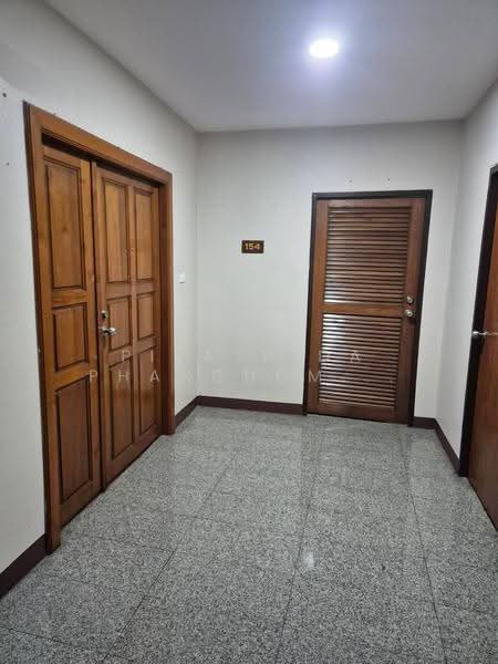 Sriratana Mansion 2, Bangkok, 59 Soi Sukhumvit 23, Khlongtoei Nua, Watthana, Bangkok, 3 Bedrooms, 270 sqm, Apartment For Rent, by Piyathida Phanchomphu, 500656671 - DDproperty.com