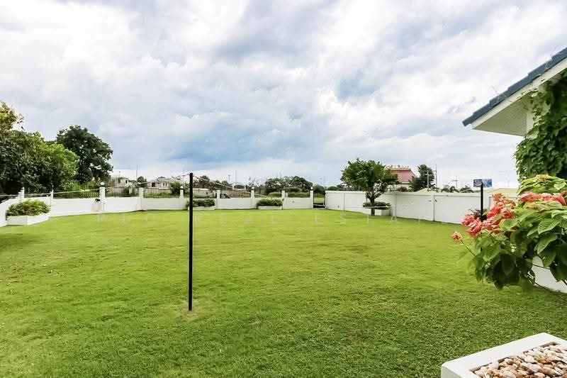 Premium 4 Bedroom House for Sale Nong Pla Lai HS4629, Chon Buri (Pattaya), Bang Lamung, Bang Lamung (Pattaya), Chon Buri (Pattaya), 4 Bedrooms, 878 sqm, Single Detached House For Sale, by PLC Real Estate, 500656768 - DDproperty.com