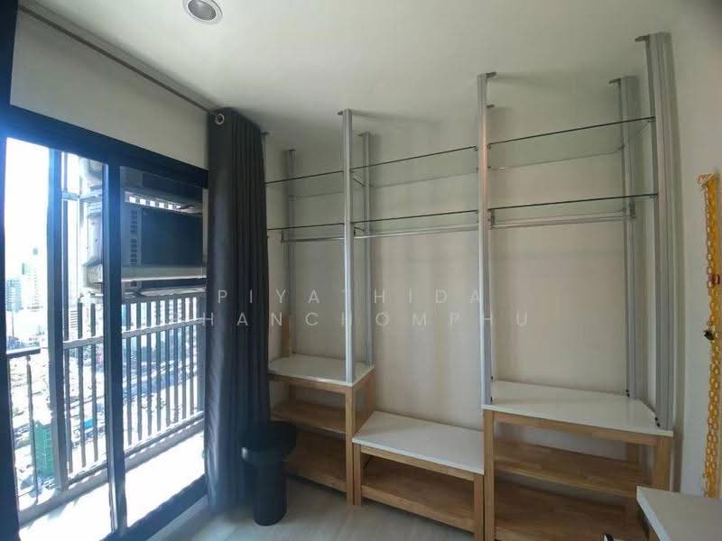 Life Asoke, Bangkok, Asoke-Dindang Road, Bang Kapi, Huai Khwang, Bangkok, 1 Bedroom, 35 sqm, Condo For Rent, by Piyathida Phanchomphu, 500656778 - DDproperty.com