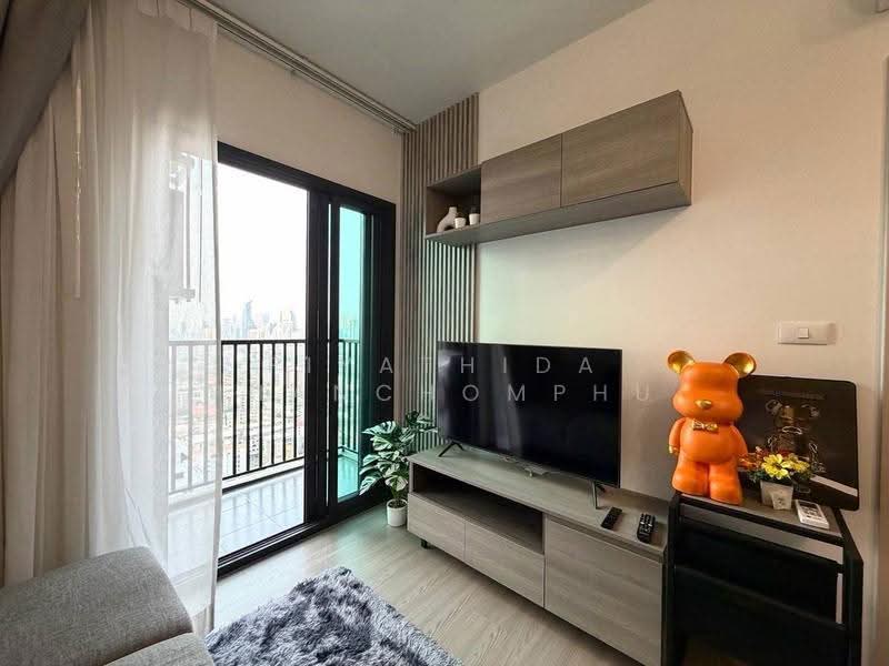 The Base Phetchaburi-Thonglor, Bangkok, Phetchaburi Rd, Bang Kapi, Huai Khwang, Bangkok, 1 Bedroom, 32 sqm, Condo For Rent, by Piyathida Phanchomphu, 500656858 - DDproperty.com