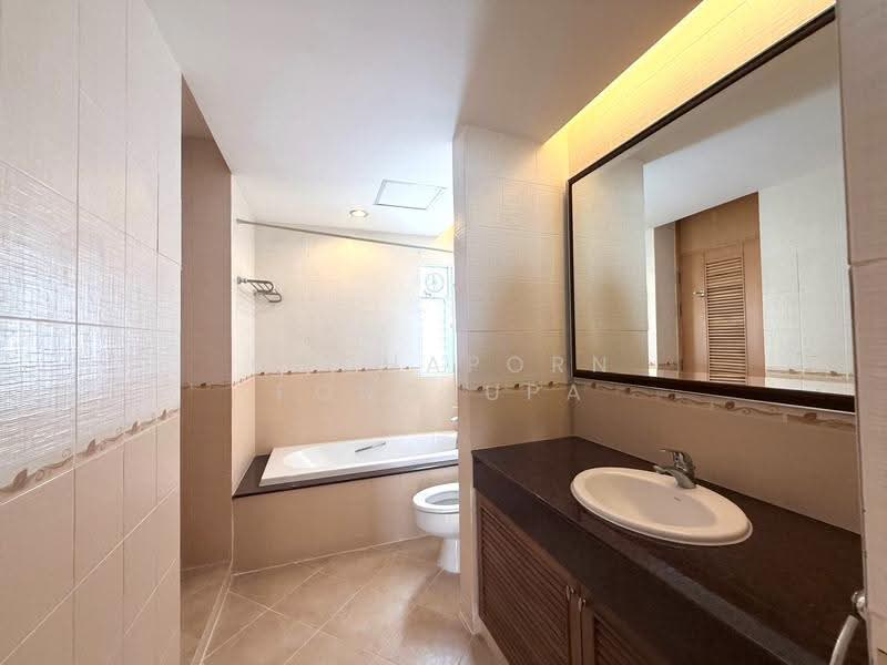 Esmeralda Apartments : เอสเมอรัลด้า อพาร์ทเม้นท์, กรุงเทพ, ซอยงามดูพลี ถนนพระราม 4, ทุ่งมหาเมฆ, สาทร, กรุงเทพ, 220 ตร.ม., คอนโด ให้เช่า, โดย Gochaporn Fongsupa, 500656936 - DDproperty.com
