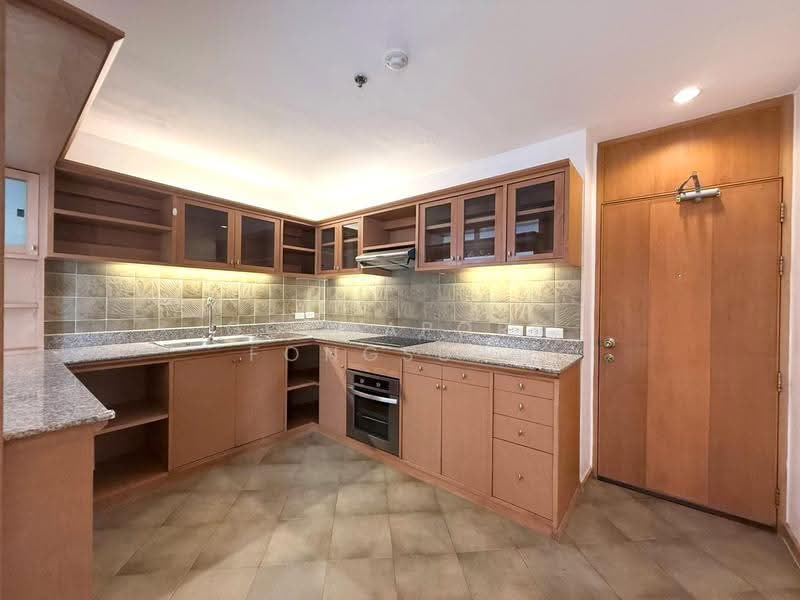 Esmeralda Apartments, Bangkok, Soi Ngamduphli, Rama 4 Road, Thung Maha Mek, Sathon, Bangkok, 3 Bedrooms, 200 sqm, Condo For Rent, by Gochaporn Fongsupa, 500657013 - DDproperty.com