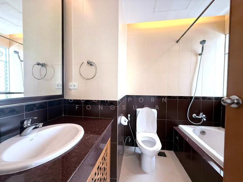 Esmeralda Apartments : เอสเมอรัลด้า อพาร์ทเม้นท์, กรุงเทพ, ซอยงามดูพลี ถนนพระราม 4, ทุ่งมหาเมฆ, สาทร, กรุงเทพ, 230 ตร.ม., คอนโด ให้เช่า, โดย Gochaporn Fongsupa, 500657032 - DDproperty.com