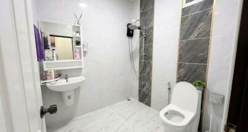 ทาวน์เฮ้าส์ท่ามะกา กาญจนบุรี, Kanchanaburi, Phra Thaen, Tha Maka, Kanchanaburi, 2 Bedrooms, 100 sqm, Townhouse For Sale, by The Best Property แอ้, 500657193 - DDproperty.com