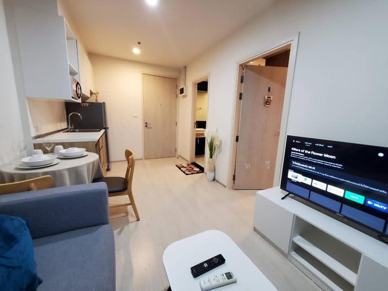 NUE Noble Chaengwattana, Nonthaburi, 65 Chaeng Watthana Rd, Bang Talat, Pak Kret, Nonthaburi, 1 Bedroom, 28 sqm, Condo For Rent, by ภาคิน ธนทวี, 500657312 - Living room + Kitchen - DDproperty.com